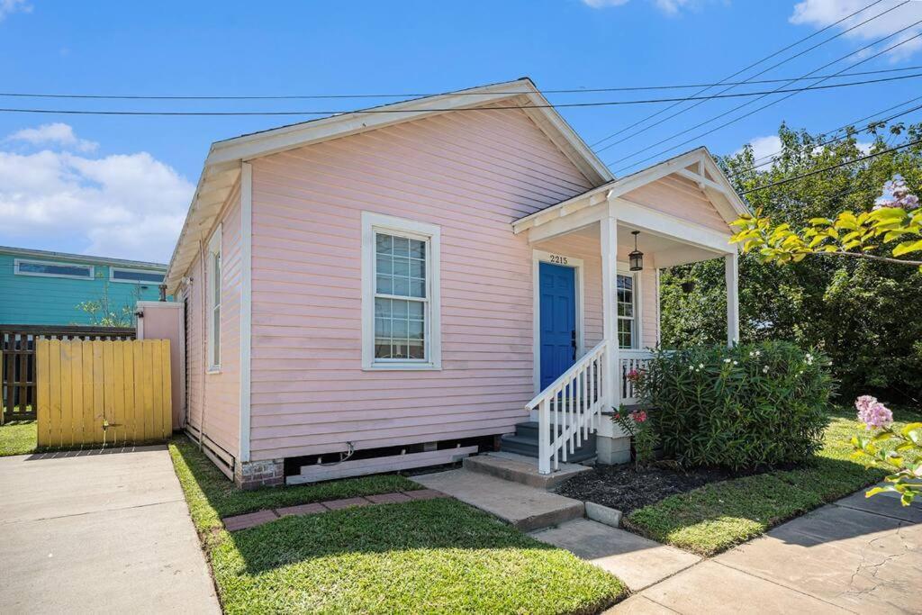 Sea Pink Retreat - Walk To Beach, Newly Renovated Galveston Exterior foto