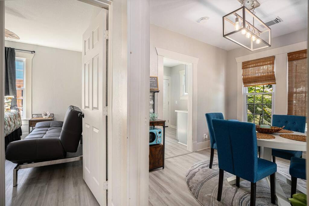 Sea Pink Retreat - Walk To Beach, Newly Renovated Galveston Exterior foto